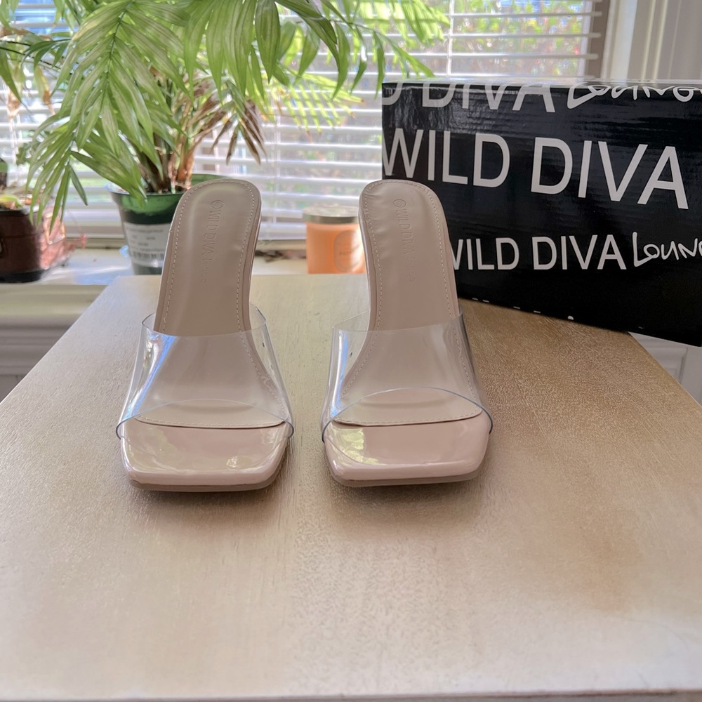 Brand new nude sandles